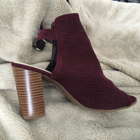 Francesca's Collections Shoes - nwot beautiful heels